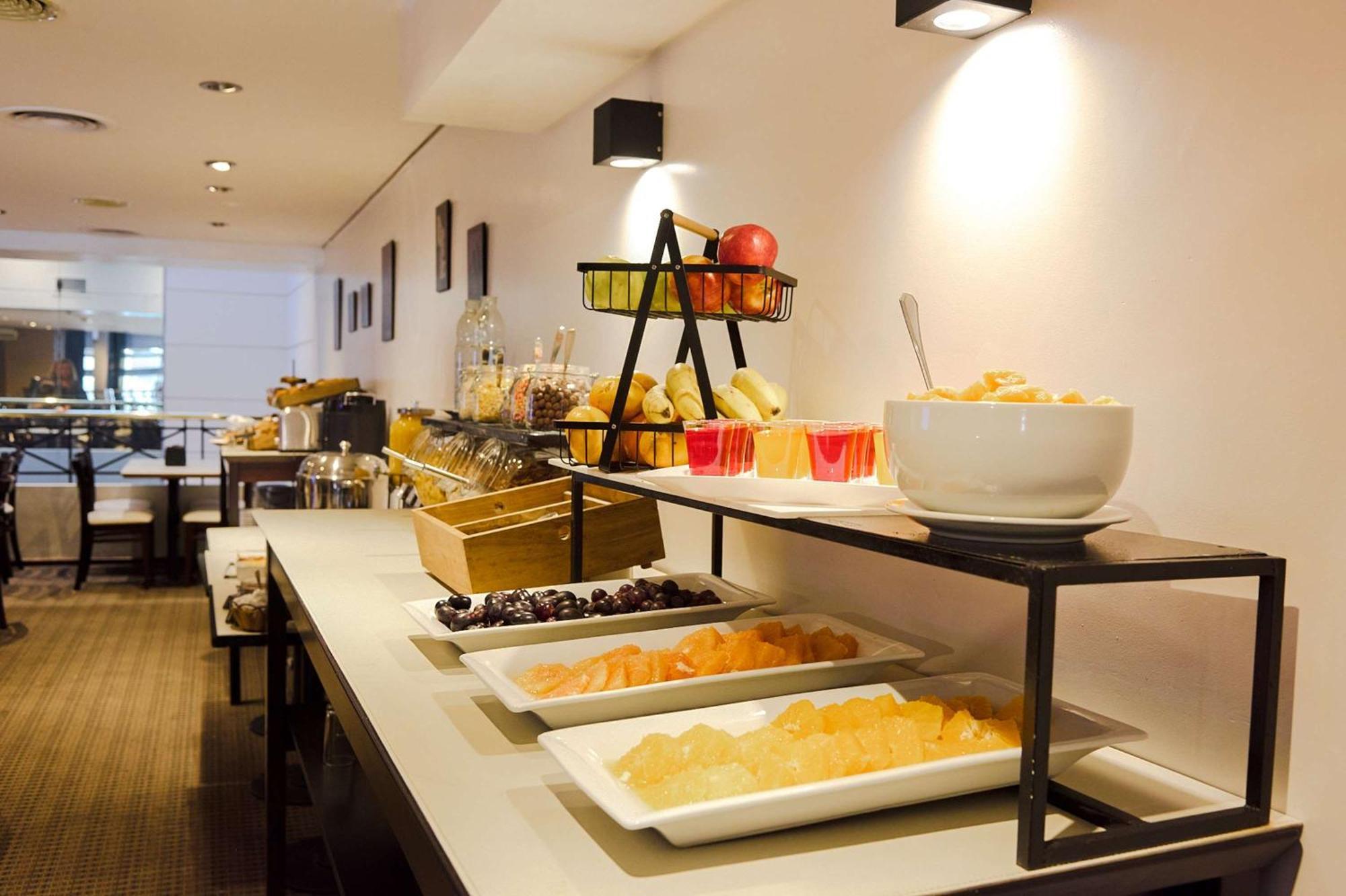 Ramada By Wyndham Buenos Aires Centro Bed & Breakfast Ngoại thất bức ảnh