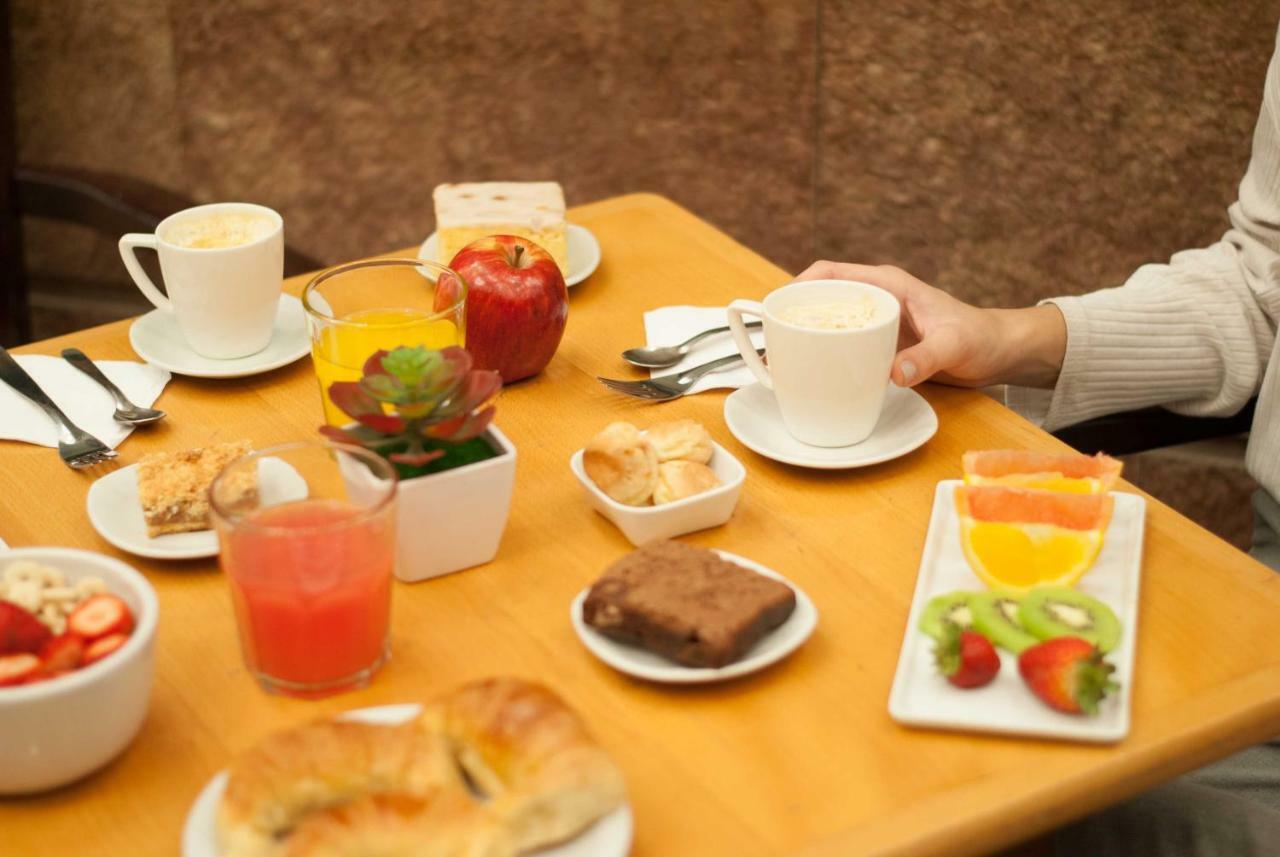 Ramada By Wyndham Buenos Aires Centro Bed & Breakfast Ngoại thất bức ảnh